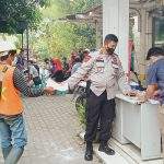 Bagi - Bagi Doorprize Diberikan Polsek Serang Baru di Vaksinasi Booster Merdeka