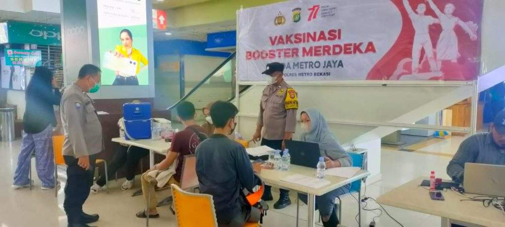 Polsek Cikarang Selenggarakan Vaksinasi Booster Merdeka di Mall SGC Polsek Cikarang Selenggarakan Vaksinasi Booster Merdeka di Mall SGC