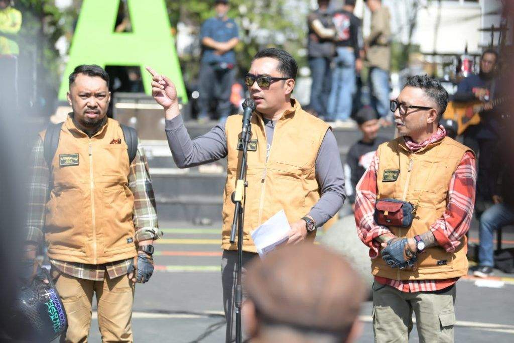 Gubernur Ingatkan Kelompok Penyanyi Jalanan Jabar Hindari Perpecahan
