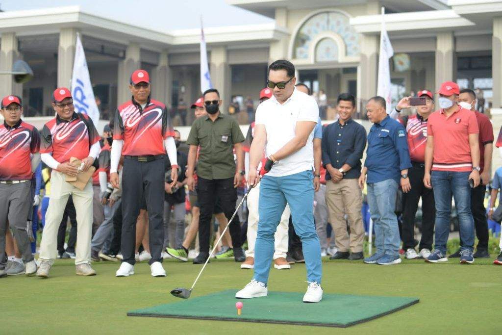 Ridwan Kamil Dorong Pembinaan Atlet Golf Usia Muda di Jabar