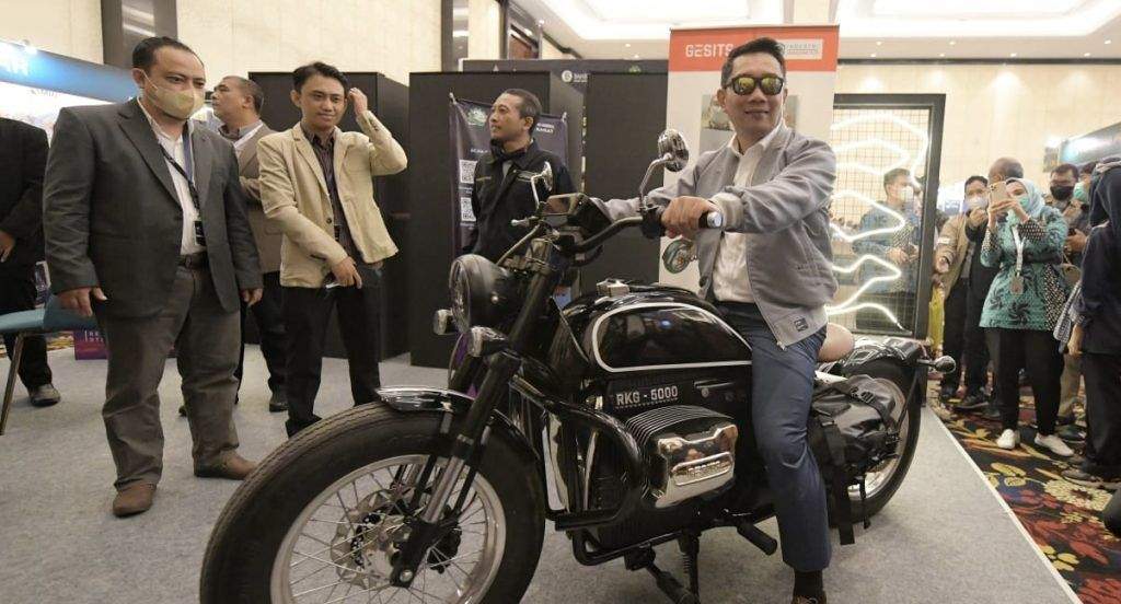 Prototipe Motor Listrik Rancangan Ridwan Kamil Dipamerkan di WJIS 2022 Prototipe Motor Listrik Rancangan Ridwan Kamil Dipamerkan di WJIS 2022