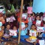 FajarPaper Distribusikan 400 Paket Alat Tulis ke Panti Asuhan