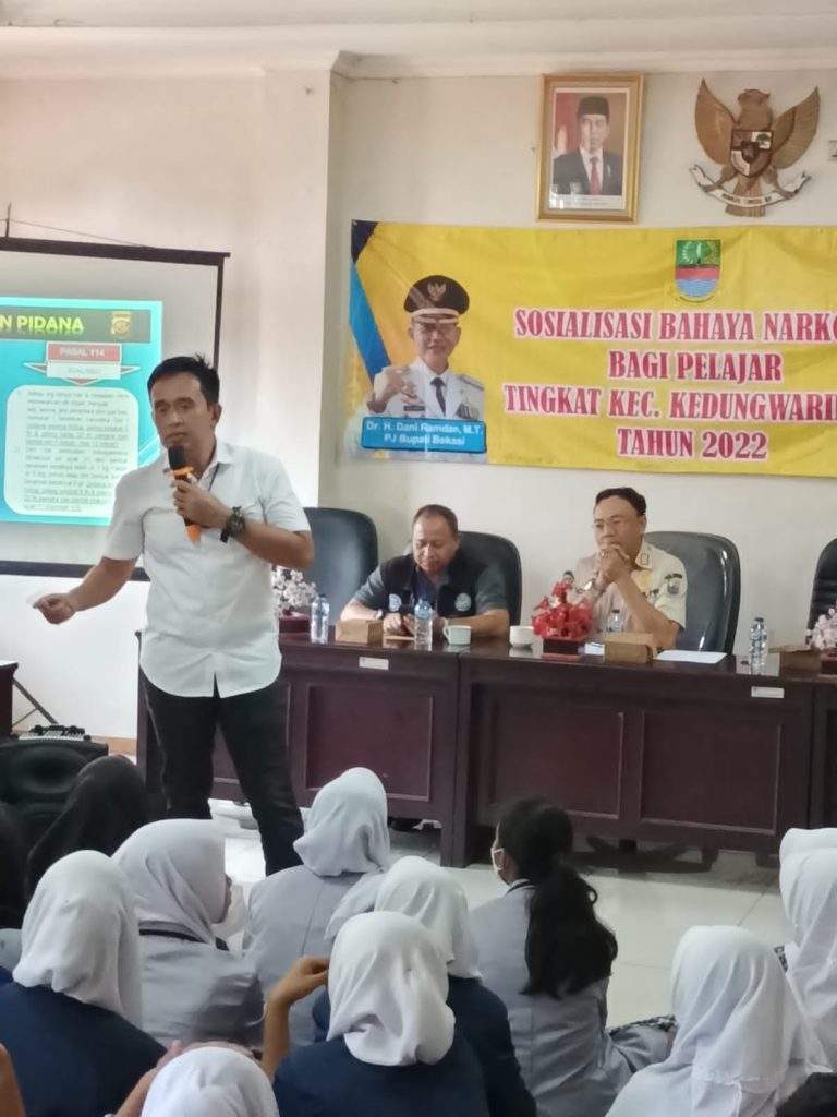 Kanit Reskrim Polsek Kedungwaringin Berikan Penyuluhan Tentang Bahaya Narkoba Kepada Kawula Muda