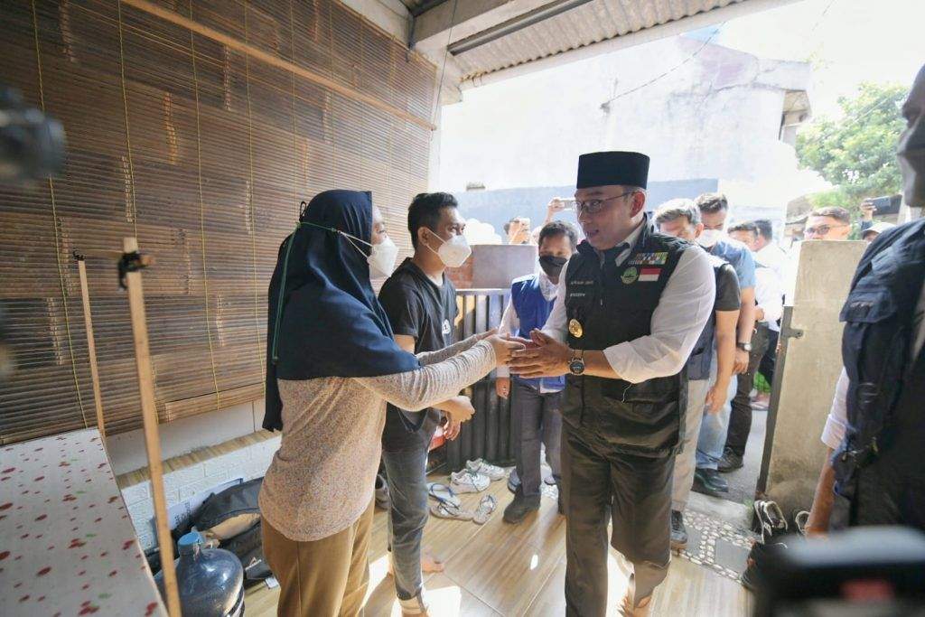 Ridwan Kamil Bantu Pengobatan Warga Depok