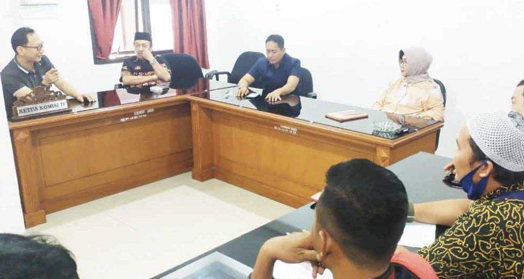 Tersisih dari Pengangkatan PPPK, Guru Honorer Non Afirmasi Di Cirebon Ngadu Ke Dewan