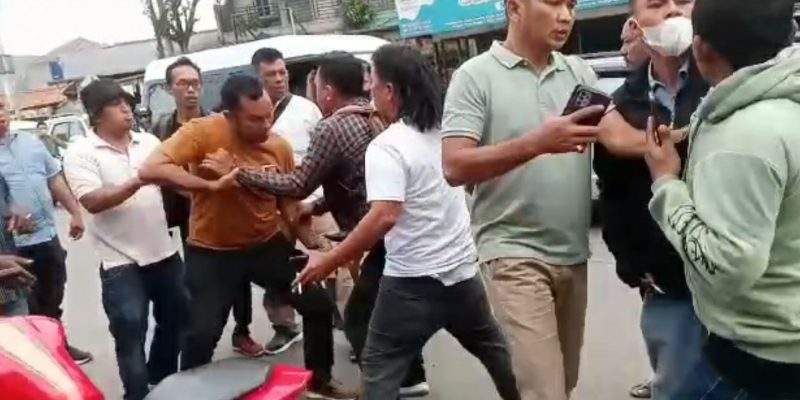 Wartawan Polres Metro Bekasi Bentrok Dengan Debt Colector, Ini Kronologisnya