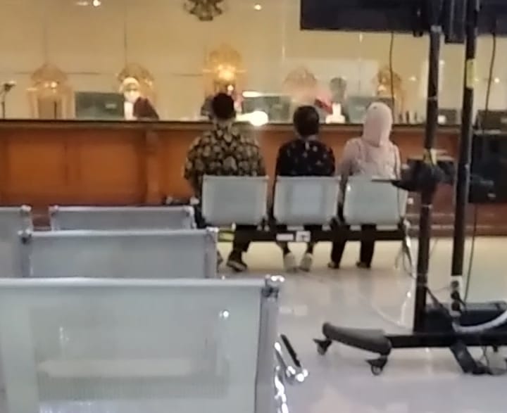 Sidang Penipuan Pengusaha Cirebon, Sopir BH Dicecar Pertanyaan Soal Aset Terdakwa Sidang Penipuan Pengusaha Cirebon, Sopir BH Dicecar Pertanyaan Soal Aset Terdakwa