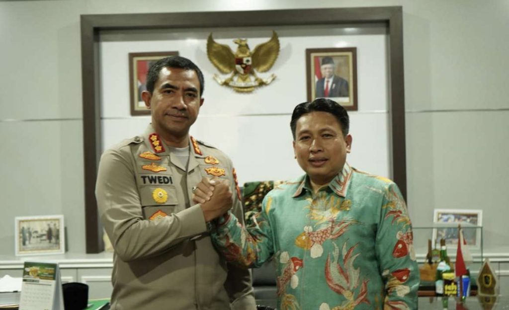 DPRD Kabupaten Bekasi-Polres Metro Bekasi Jalin Sinergi Ciptakan Situasi Kondusif di Wilayah Kabupaten Bekasi DPRD Kabupaten Bekasi-Polres Metro Bekasi Jalin Sinergi Ciptakan Situasi Kondusif di Wilayah Kabupaten Bekasi