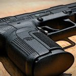 Ancam Warga Pakai Pistol Mainan, Seorang Pria Berakhir Babak Belur