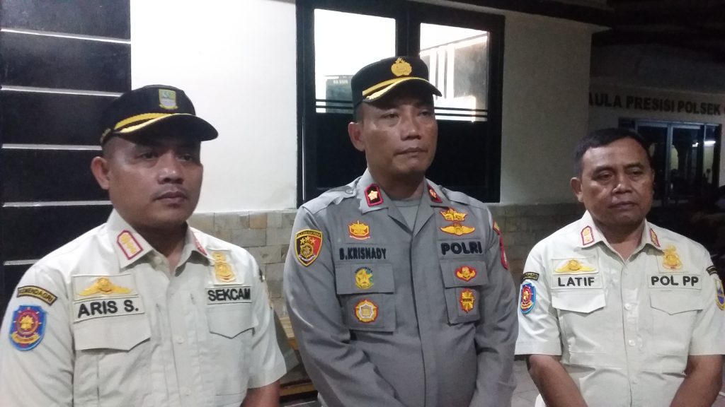 Polsek Ciktim beserta Muspika Kecamatan Berikan Himbauan kepada THM dan Griya Pijat yang Membandel Polsek Ciktim beserta Muspika Kecamatan Berikan Himbauan kepada THM dan Griya Pijat yang Membandel