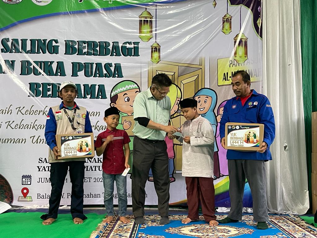 FajarPaper Berikan Santunan Anak Yatim Kegiatan di Bulan Ramadhan 1444 H FajarPaper Berikan Santunan Anak Yatim Kegiatan di Bulan Ramadhan 1444 H