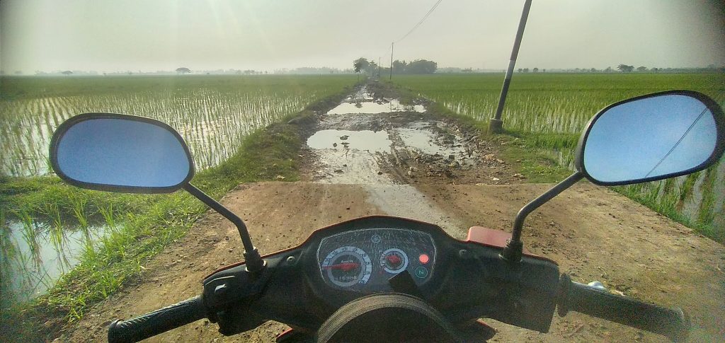 Pengguna Jalan 'Ketipu' Jalur Beton Mulus di Karawang, Padahal Nyatanya..