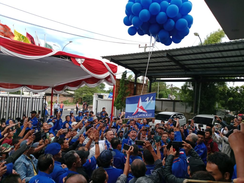 Dua Mantan Ketua KPU Karawang Mantap Nyaleg Lewat Demokrat Dua Mantan Ketua KPU Karawang Mantap Nyaleg Lewat Demokrat