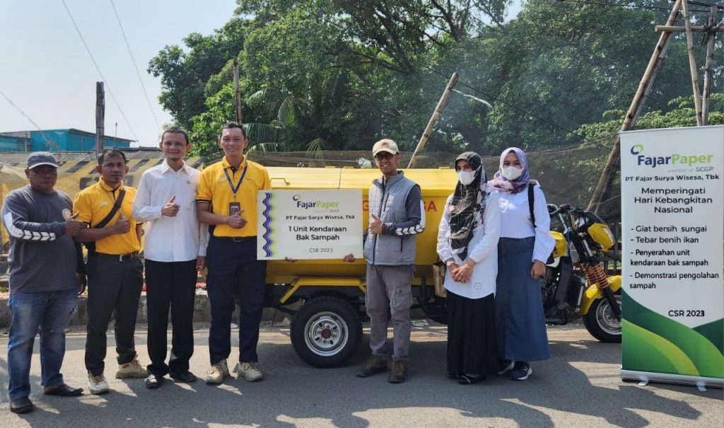 FajarPaper Dukung Program Daur Ulang Sampah Rumah Tangga dan Giat Bersih Sungai bersama REHAB Cikarang