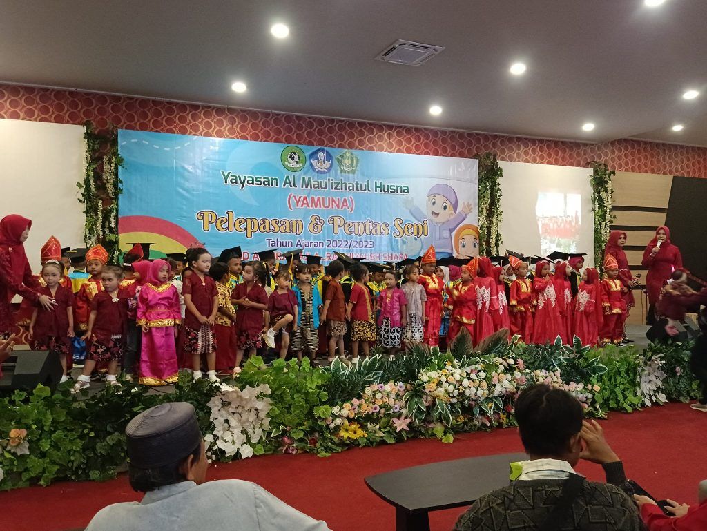 Pelepasan & Pentas Seni Ratusan Siswa YAMUNA Di Hotel Dedy Jaya Sukses Digelar