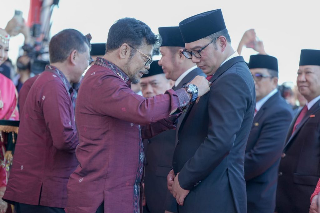 Gubernur Ridwan Kamil Raih Penghargaan Satyalencana Wira Karya Gubernur Ridwan Kamil Raih Penghargaan Satyalencana Wira Karya