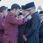 Gubernur Ridwan Kamil Raih Penghargaan Satyalencana Wira Karya