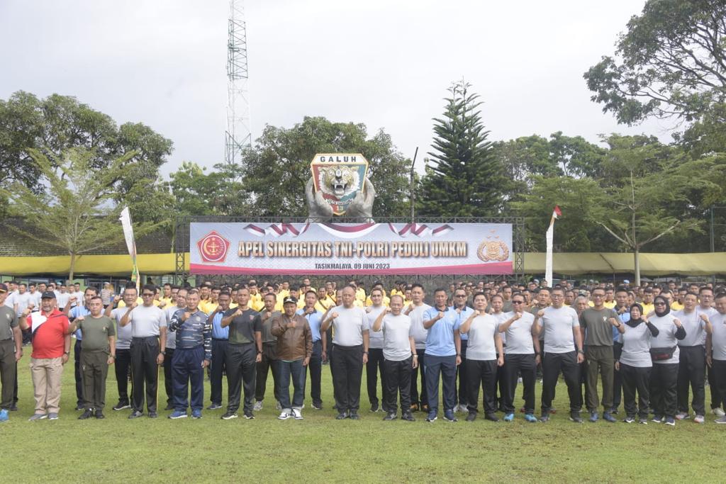 <em>Wagub Uu Apresiasi Kapolda Jabar Cup</em><br><em>Kejuaraan Bulutangkis Solidkan TNI - Polri</em>