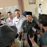 Jelang Puncak Haji, Uu Ruzhanul Beri Santunan Jemaah Lansia