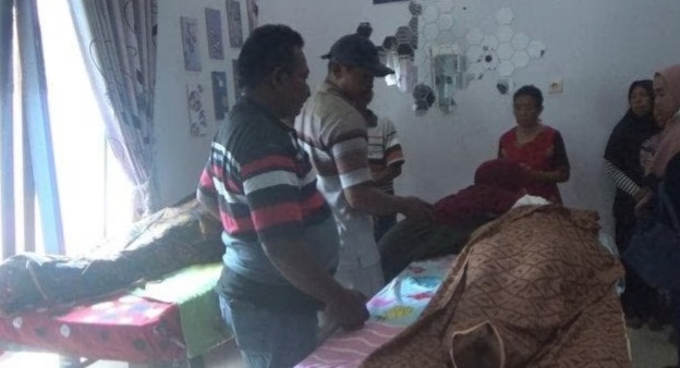 Pak Jokowi Lihat Nih! Suami-Istri Bunuh Diri Karena Tak Tahan Diteror Pinjol