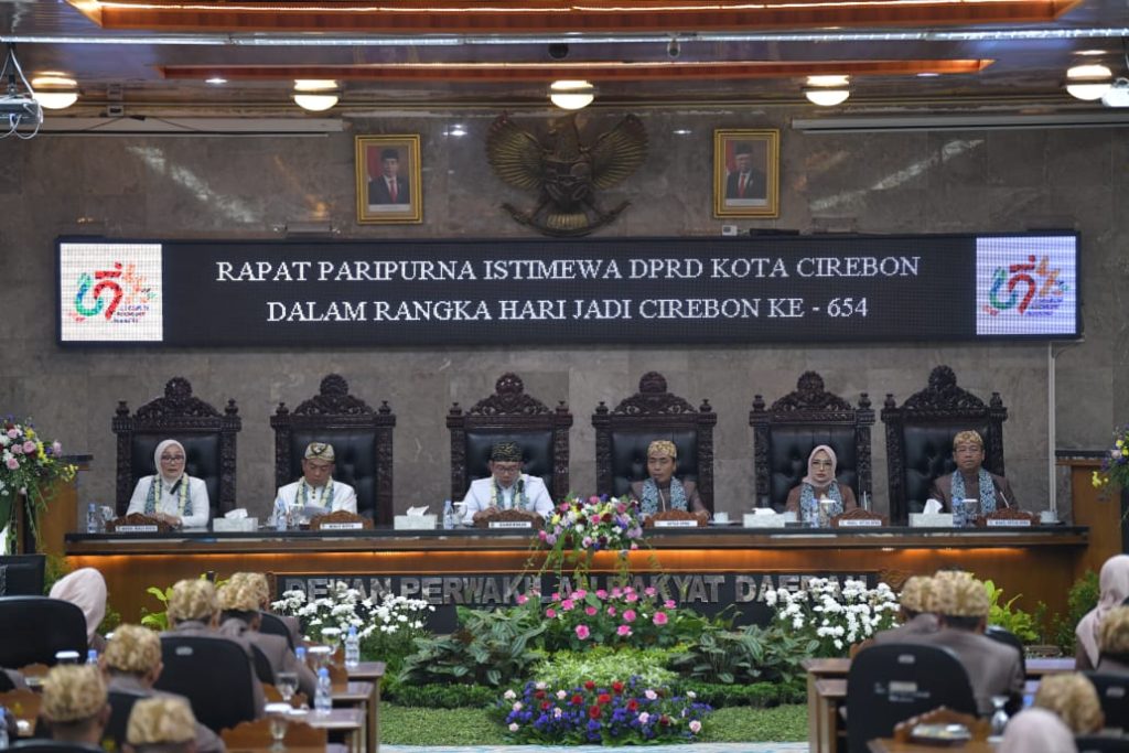 Gubernur Jabar Hadiri Paripurna Istimewa Hari Jadi Kota Cirebon Ke-654 Di DPRD