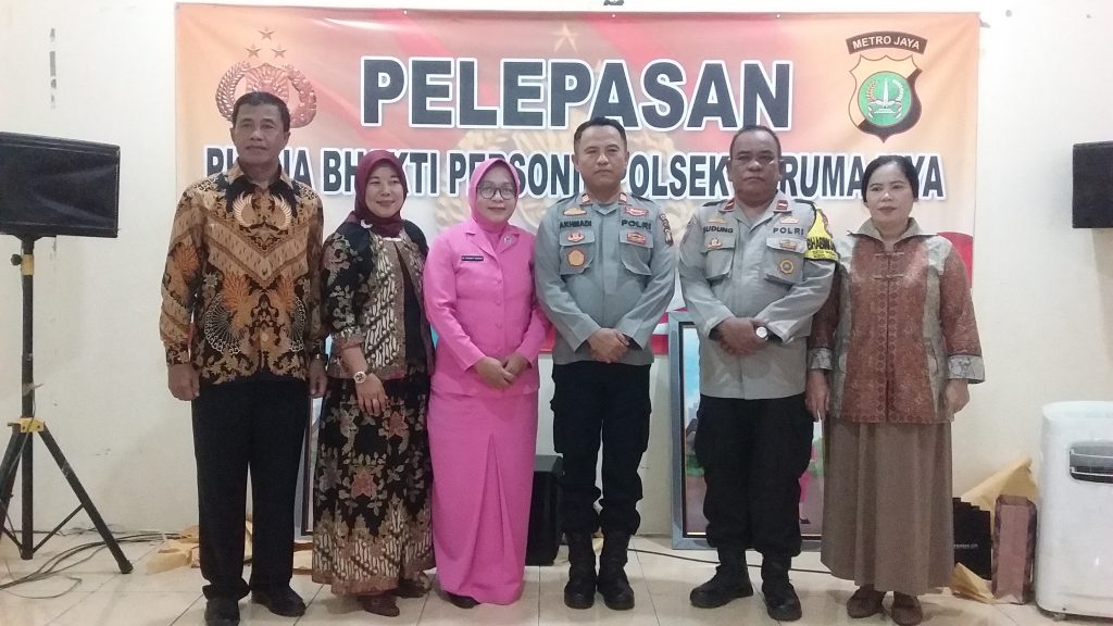 Polsek Tarumajaya Santuni 100 Anak Yatim dalam Rangka Pelepasan Purna Tugas Personelnya Polsek Tarumajaya Santuni 100 Anak Yatim dalam Rangka Pelepasan Purna Tugas Personelnya