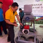 FajarPaper Dukung Program Ekonomi Sirkular dengan Memberikan Mesin Pencacah dan Pengayak Sampah Organik