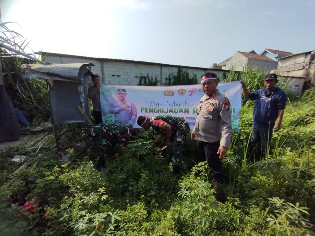 Polsek Tarumajaya Laksanakan Giat Polri Lestarikan Negeri Peduli Penghijauan Sejak Dini Polsek Tarumajaya Laksanakan Giat Polri Lestarikan Negeri Peduli Penghijauan Sejak Dini