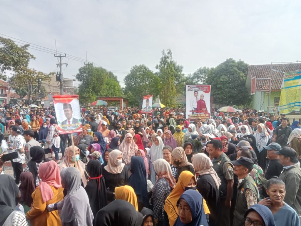 Sinyal Menang Kuat! Ribuan Warga Karangwangun Antusias Antar Mas Amy Daftar Kuwu Sinyal Menang Kuat! Ribuan Warga Karangwangun Antusias Antar Mas Amy Daftar Kuwu