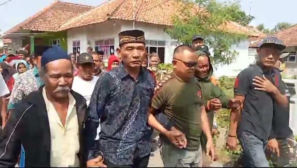 Toto Nyalon Kuwu Cangkuang Diantar Ribuan Warga, Tekad Benahi Semua Sektor Toto Nyalon Kuwu Cangkuang Diantar Ribuan Warga, Tekad Benahi Semua Sektor