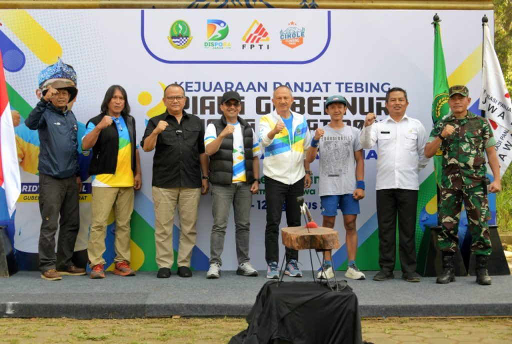 Sekda Setiawan Buka Kejuaraan Panjat Tebing Piala Gubernur Jabar 2023