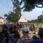 Gara-gara Lapak Parkir, Warga Sekitar Masjid Al Jabbar Bersitegang dengan Penjaga