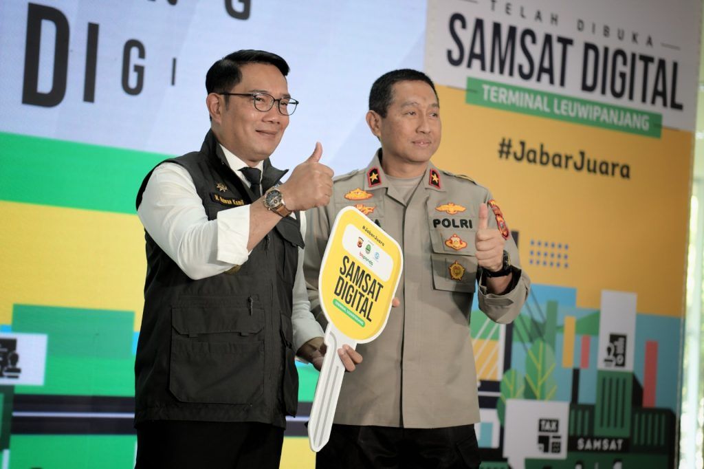 Gubernur Ridwan Kamil Resmikan Samsat Digital di Terminal Leuwipanjang Gubernur Ridwan Kamil Resmikan Samsat Digital di Terminal Leuwipanjang
