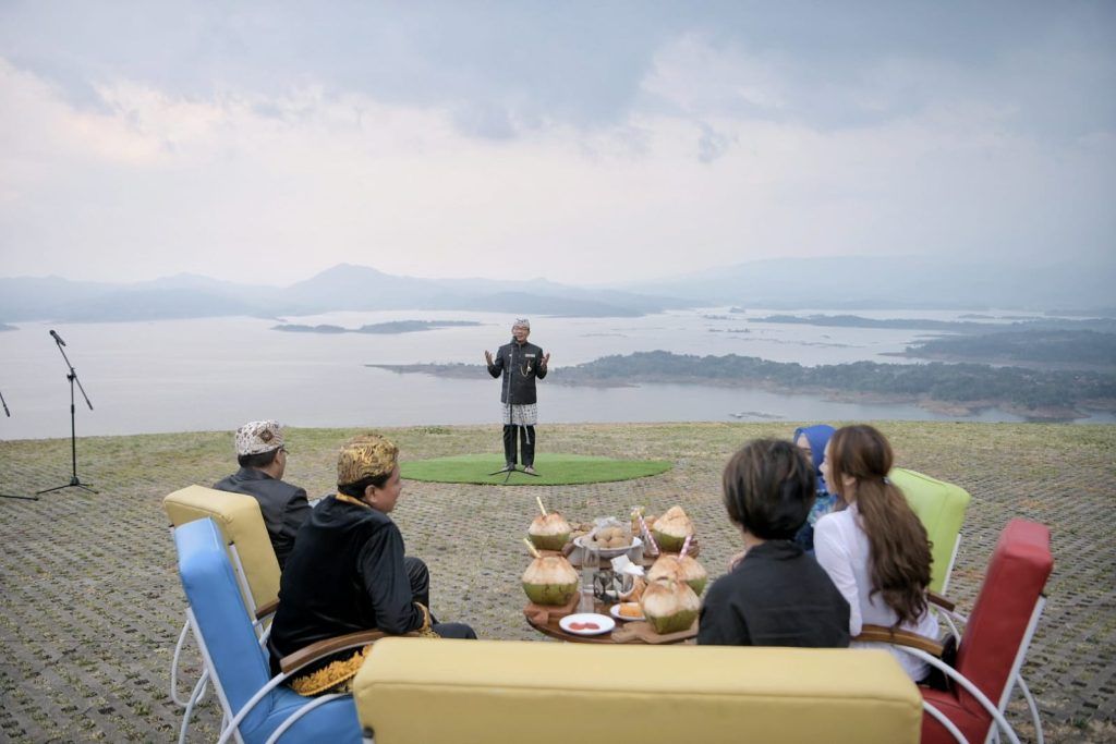 Gubernur Ridwan Kamil Resmikan Taman Seribu Cahaya