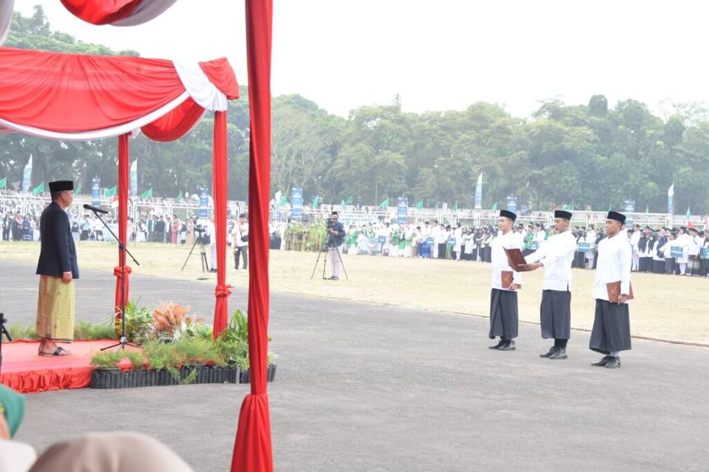 Bey Machmudin Peringati Hari Santri di Tasikmalaya Bey Machmudin Peringati Hari Santri di Tasikmalaya