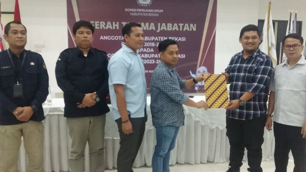 Ketua KPUD Kabupaten Bekasi, Ali Rido: Maksimalkan Regulasi dan Penanaman Kedisiplinan Terhadap PPK Ketua KPUD Kabupaten Bekasi, Ali Rido: Maksimalkan Regulasi dan Penanaman Kedisiplinan Terhadap PPK