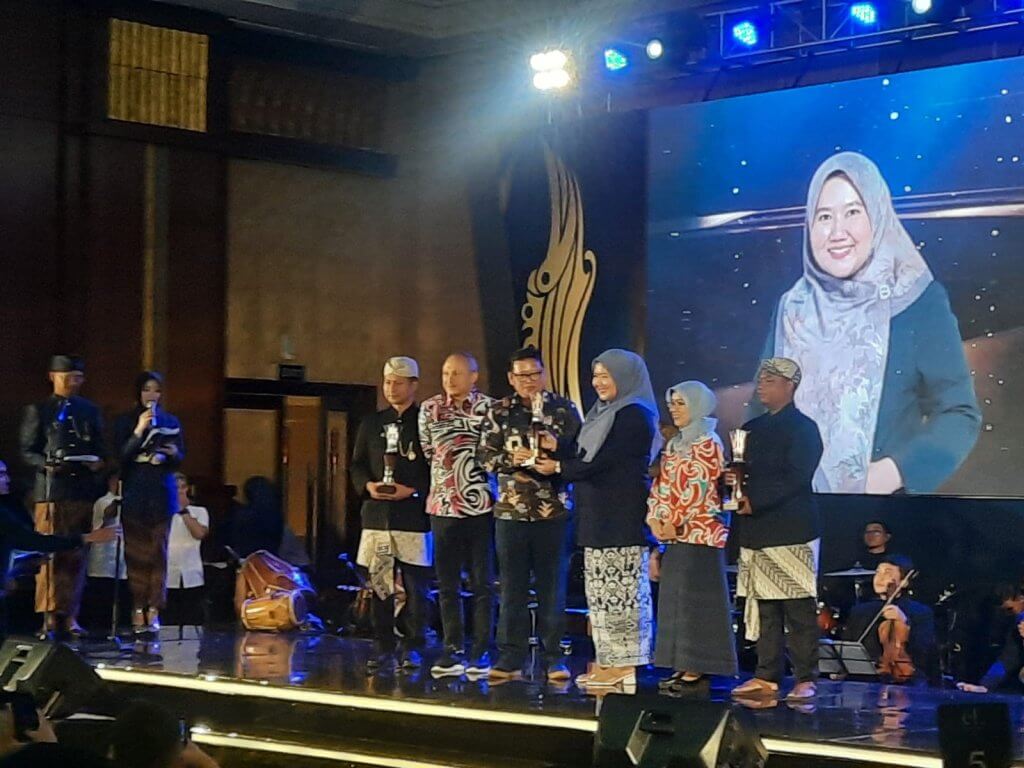 Pemprov Beri Penghargaan Sembilan PNS Terbaik se-Jabar