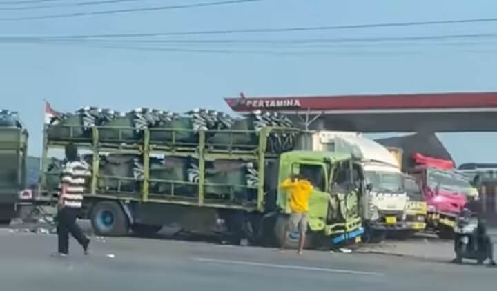 Sopir Hilang Kendali, Tabrakan Beruntun Di Pantura Gebang Kembali Terjadi Sopir Hilang Kendali, Tabrakan Beruntun Di Pantura Gebang Kembali Terjadi