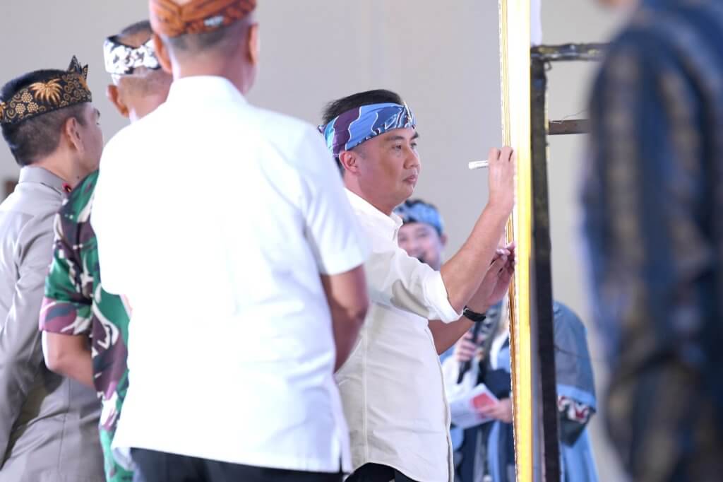 Jabar Targetkan 2,2 Juta UMKM Miliki Nomor Induk Berusaha Jabar Targetkan 2,2 Juta UMKM Miliki Nomor Induk Berusaha