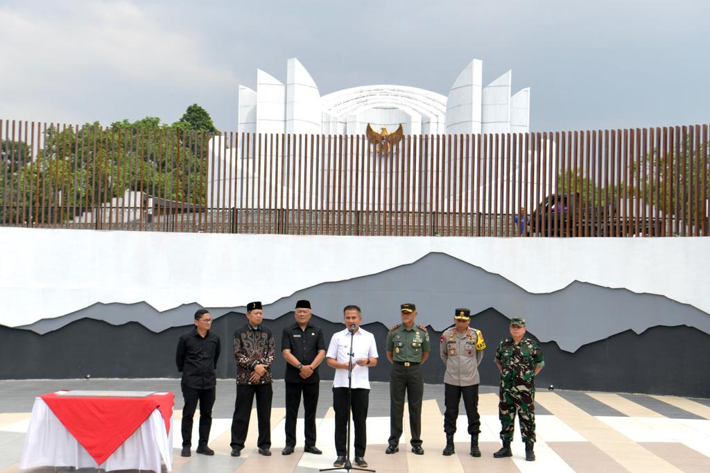Resmikan Monumen Perjuangan Hasil Revitalisasi, Bey: Mari Rawat Bersama-sama