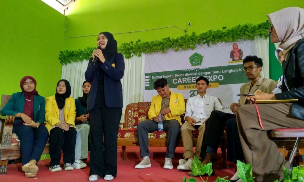 Fasilitasi Dunia Kerja Siswa-siswinya, MAN 4 Cirebon Gelar 'Career Expo' 2024 Fasilitasi Dunia Kerja Siswa-siswinya, MAN 4 Cirebon Gelar 'Career Expo' 2024