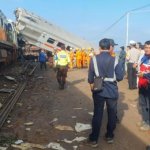 Kereta Api Tabrakan 'Adu Bagong' di Bandung, 2 Masinis Dikabarkan Tewas