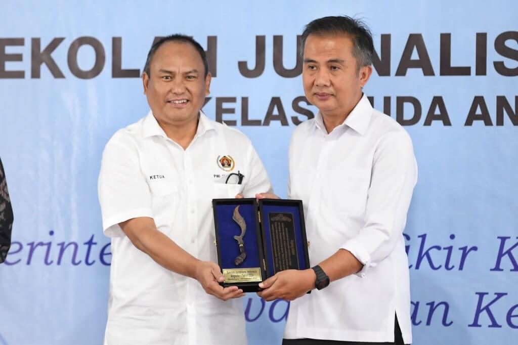 Pj Gub Jabar: Sekolah Jurnalisme Indonesia Lahirkan Jurnalis Berintegritas & Multitasking Pj Gub Jabar: Sekolah Jurnalisme Indonesia Lahirkan Jurnalis Berintegritas & Multitasking