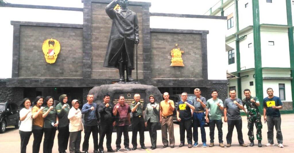 Kapen Kodiklat TNI AD Lepas Dua Anggota Kodiklatad