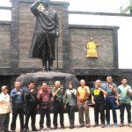 Kapen Kodiklat TNI AD Lepas Dua Anggota Kodiklatad