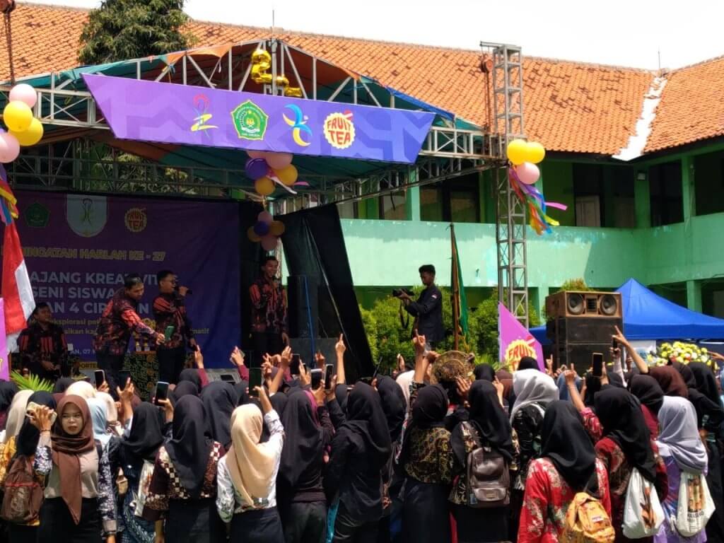 Ajang Kreatifitas Seni Siswa Semarakkan Harlah MAN 4 Cirebon ke-27 Ajang Kreatifitas Seni Siswa Semarakkan Harlah MAN 4 Cirebon ke-27