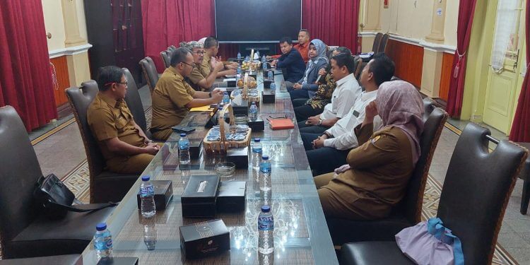 Banyak Nasabah Resah, Bupati Cirebon Panggil Dirut Bank BKC dan BCJ