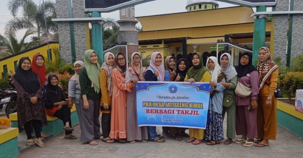 TP PKK Desa Jatiseeng Kidul Bagi-bagi Takjil & Konsisten Gelar Jumat Berkah TP PKK Desa Jatiseeng Kidul Bagi-bagi Takjil & Konsisten Gelar Jumat Berkah