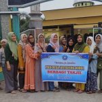 TP PKK Desa Jatiseeng Kidul Bagi-bagi Takjil & Konsisten Gelar Jumat Berkah