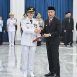 Lantik Pj Bupati Cirebon, Begini Pesan Bey Machmudin